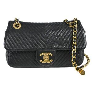 Chanel Black Calfskin Chevron Single Flap Shoulder Bag 144054